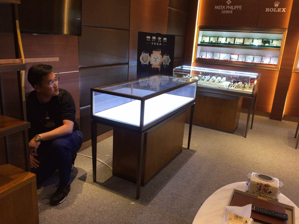 玻璃展柜的普遍定價是多少呢？